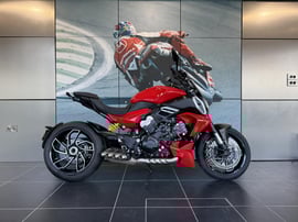DUCATI DIAVEL V4