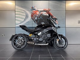 DUCATI DIAVEL V4